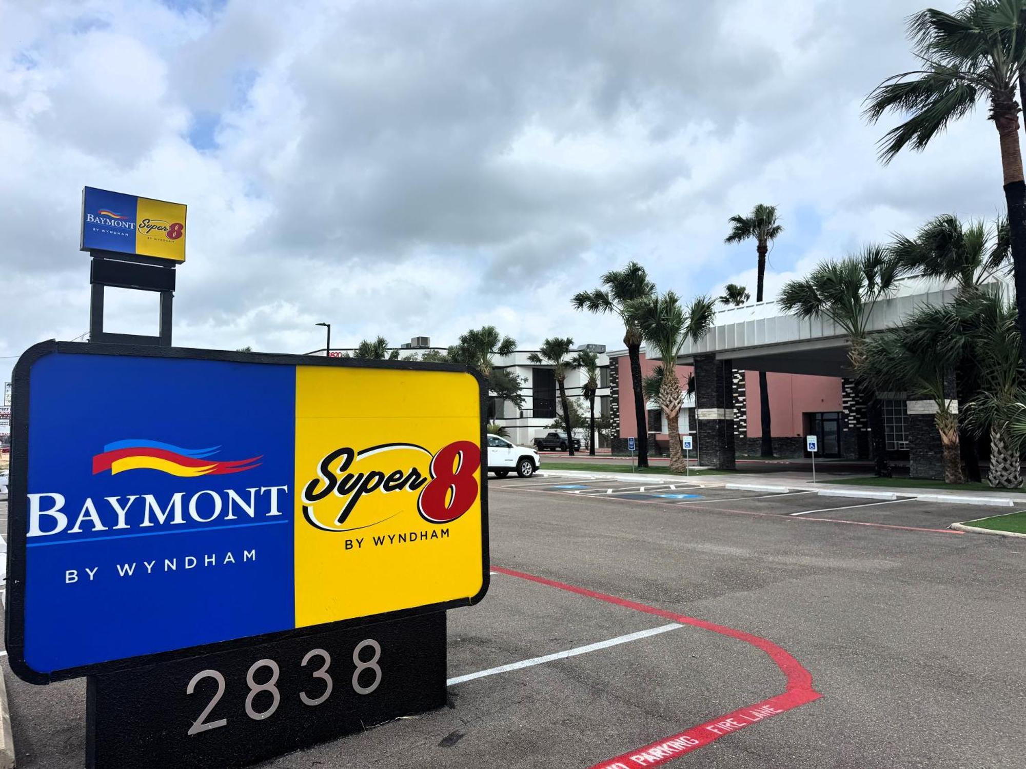 Super 8 By Wyndham Corpus Christi Airport Hotel Eksteriør billede